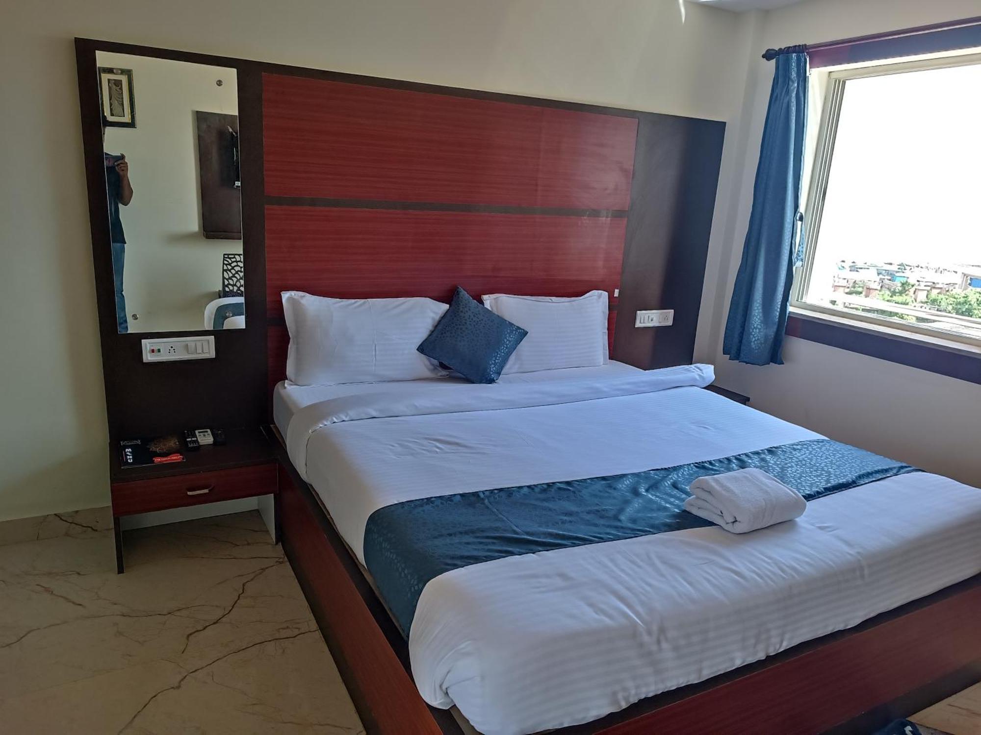Mom Hotel - Unit Of Mom Hotel بوري المظهر الخارجي الصورة
