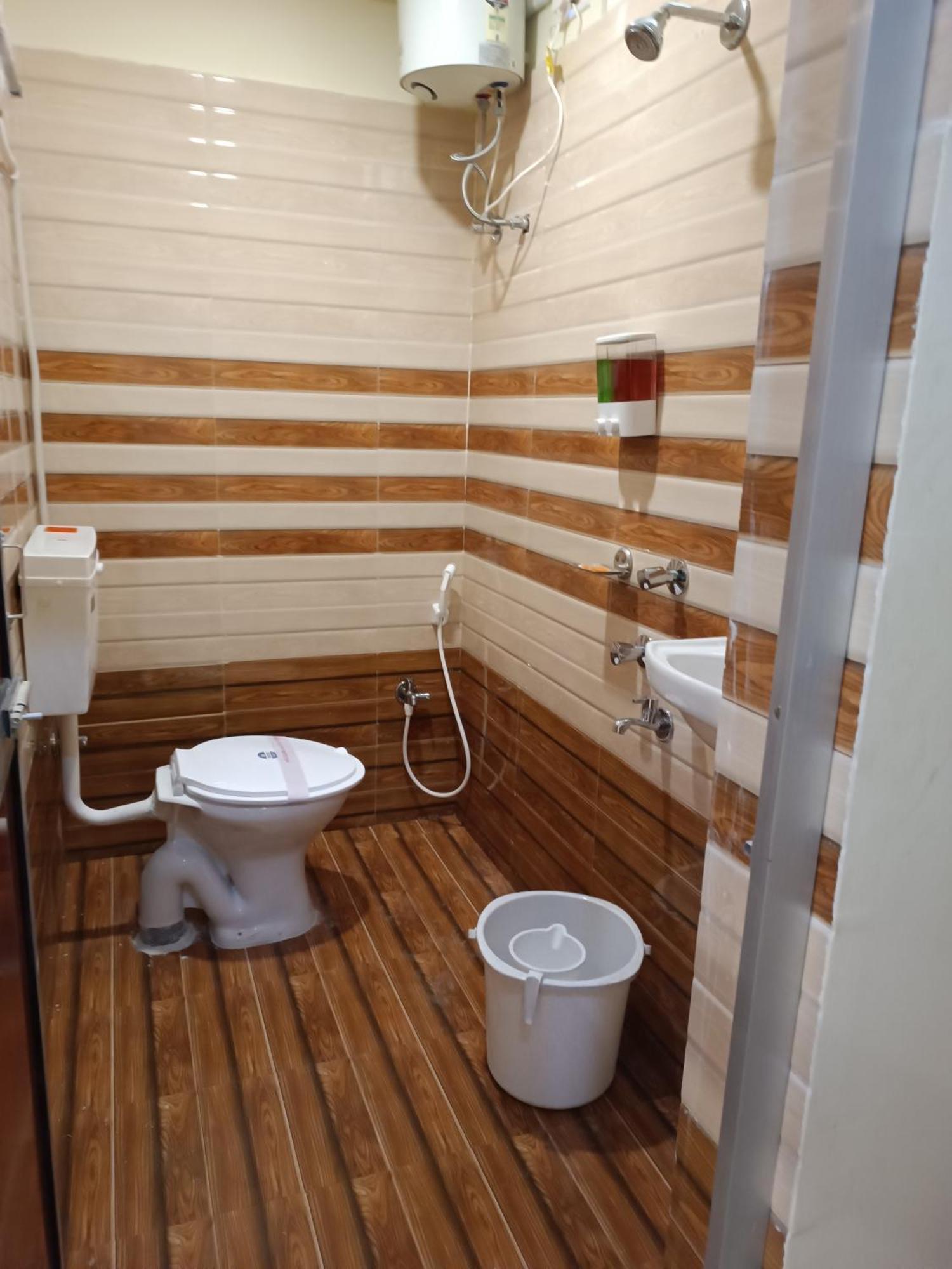 Mom Hotel - Unit Of Mom Hotel بوري المظهر الخارجي الصورة